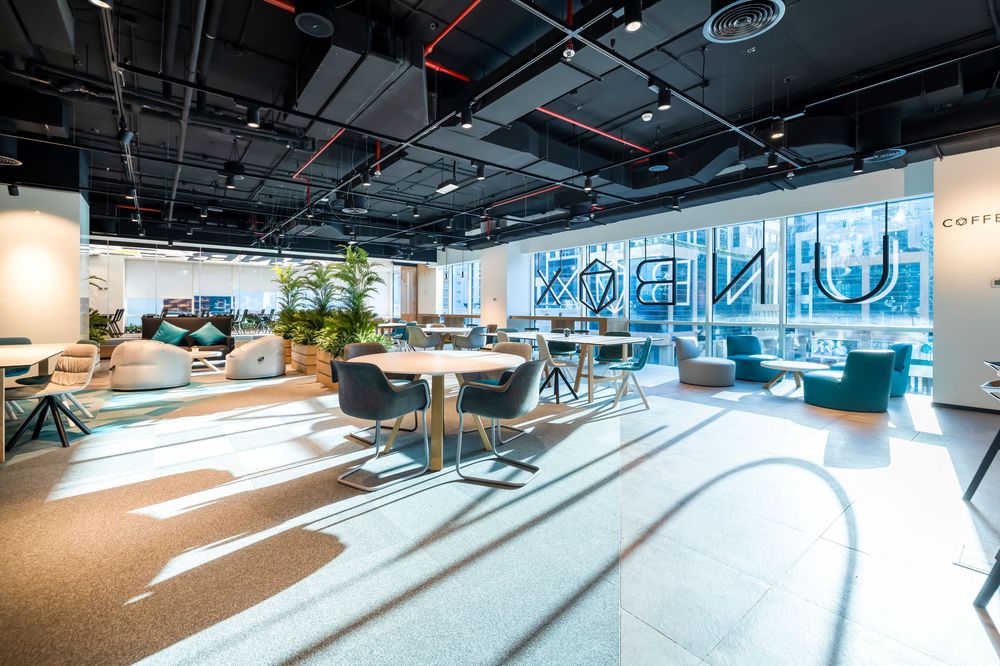 Hot Desk Membership – Flexible Workspace at UNBOX Business Bay
